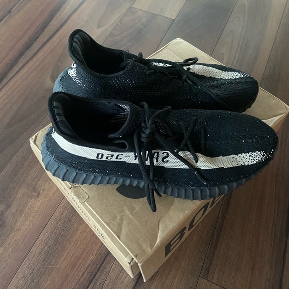 Yeezy Oreo - Picture 1 of 3